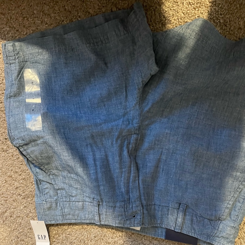 Gap shorts size 2 brand new with tags